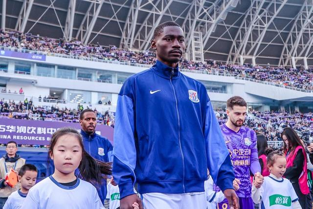 申花28岁新王牌外援来了！合同细节曝光，将挤走阿苏埃or米内罗？|上海申花|鲁迪·盖伊|锋线|拉唐|上海申花足球俱乐部_新浪体育_新浪新闻