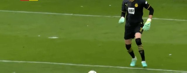 九游体育-【德甲】穆勒2球，多特门将超巨失误，拜仁4比2回榜首