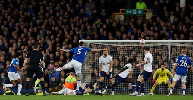 九游体育官网-换了主帅不换灵魂，热刺接力让四，孔蒂骂对了？