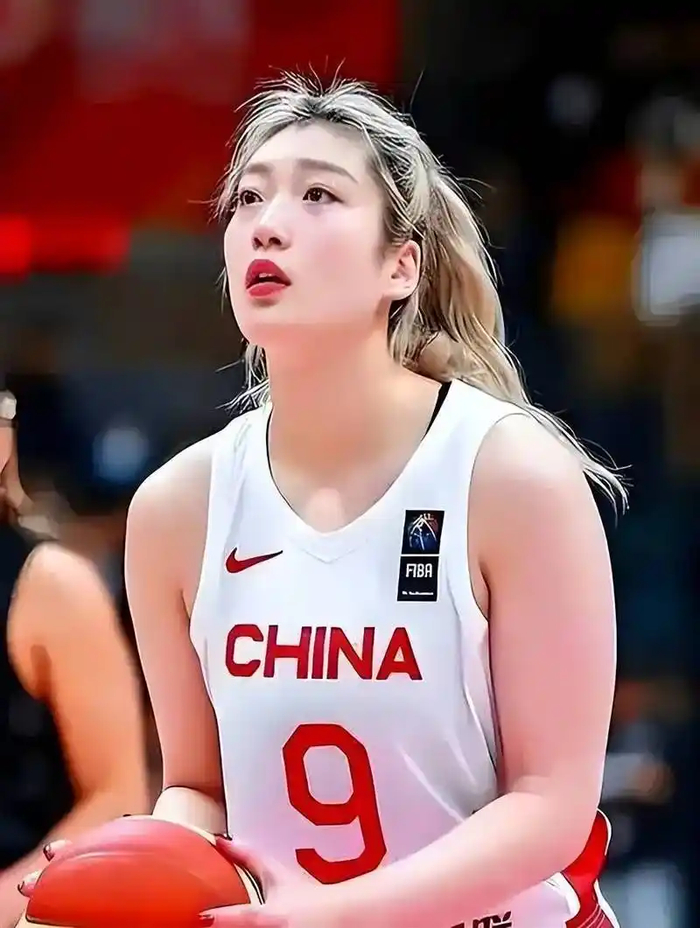 九游体育-李梦无缘，女篮最强锋线驰援，21岁，188公分，进攻犀利，宫鲁鸣期待|邓雨婷|中国女篮|洛杉矶奥运会|意大利女篮|女篮世界杯_新浪体育_新浪新闻
