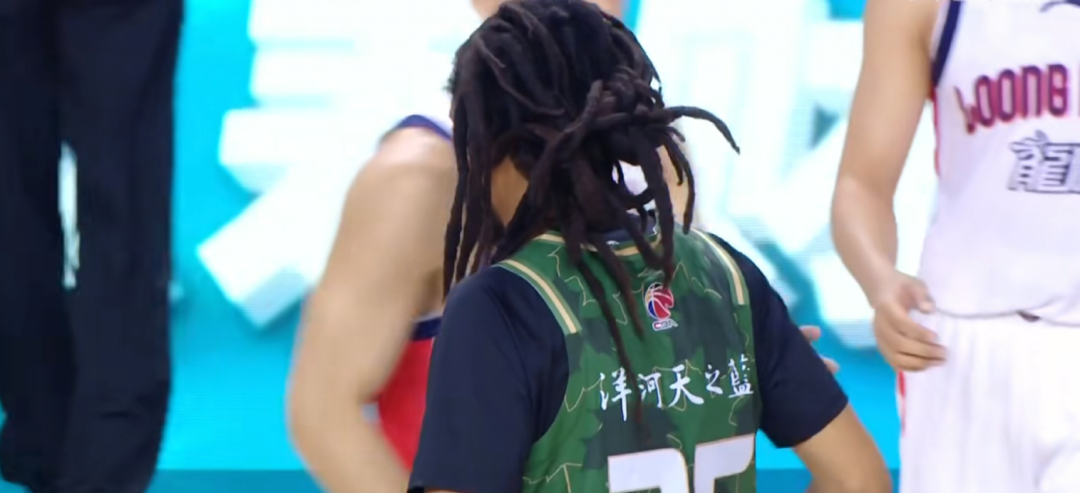 九游体育-J.Cole迎来CBA首秀！却砍下这种数据！